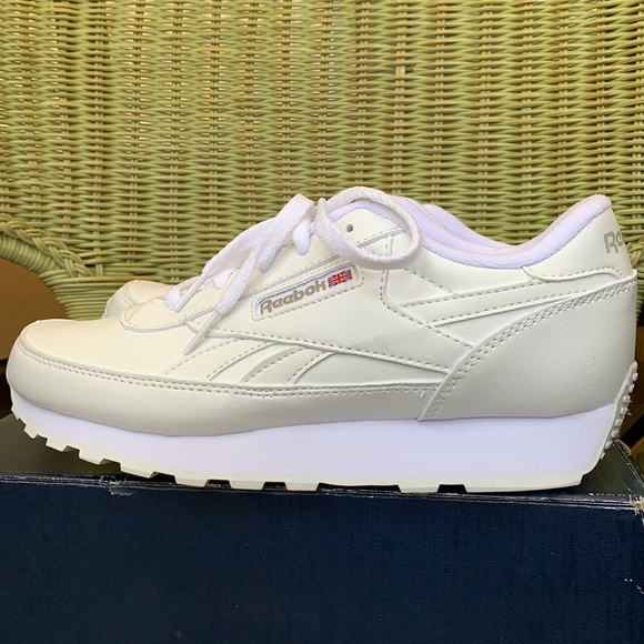 Women’s Reebok Shoes - Picture 3 of 4